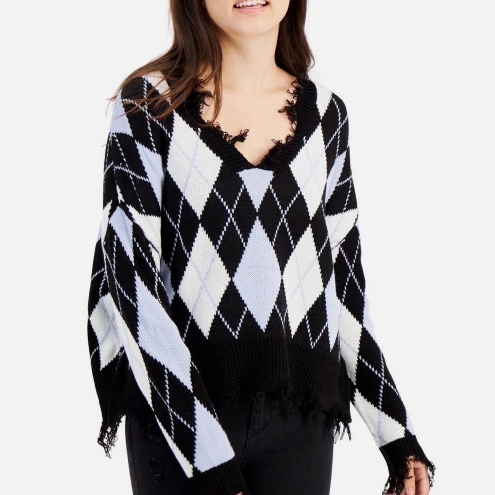 Rue21 Black, White & Blue Argyle Oversized V-Neck Cropped Sweater